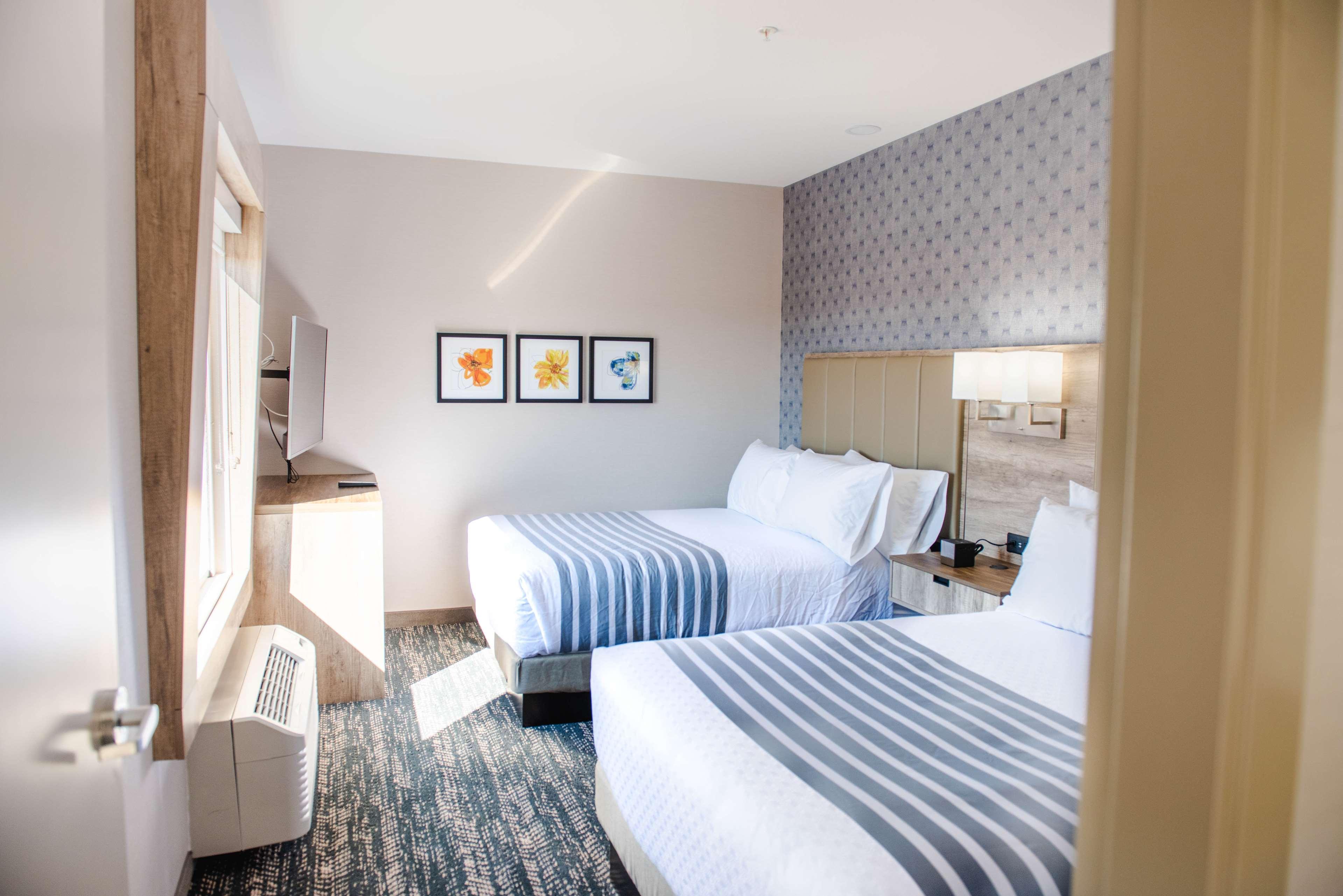 Best Western Premier Executive Residency Medicine Hat Exterior photo