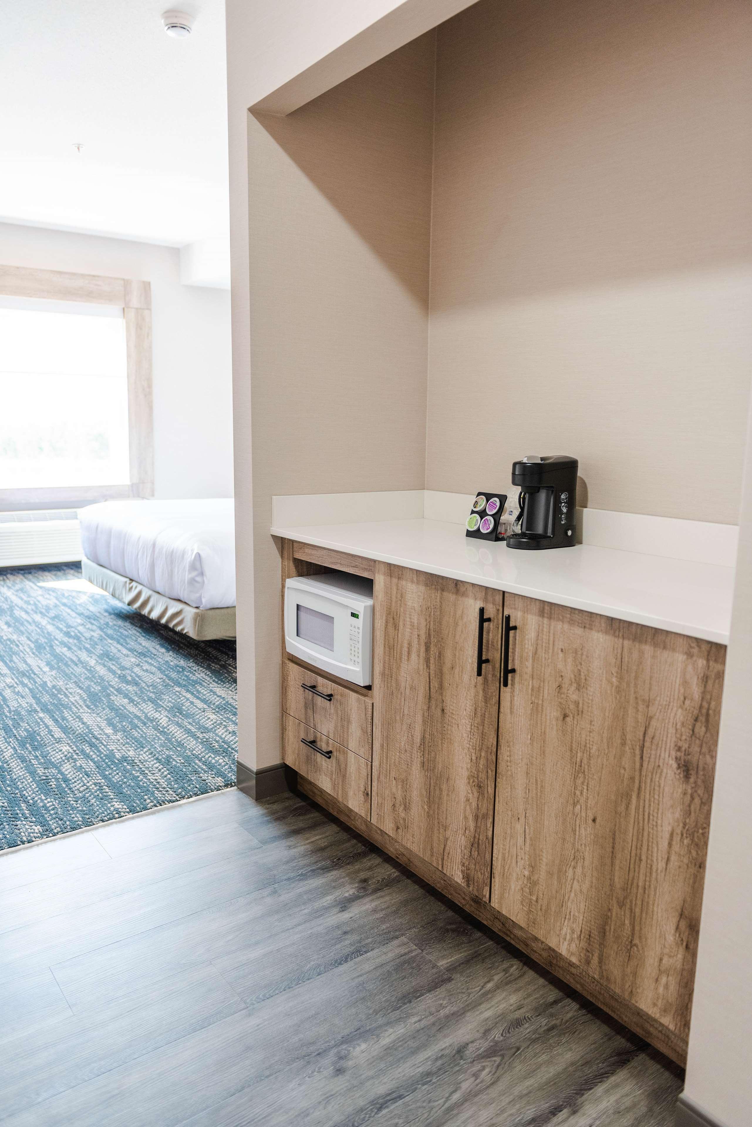 Best Western Premier Executive Residency Medicine Hat Exterior photo