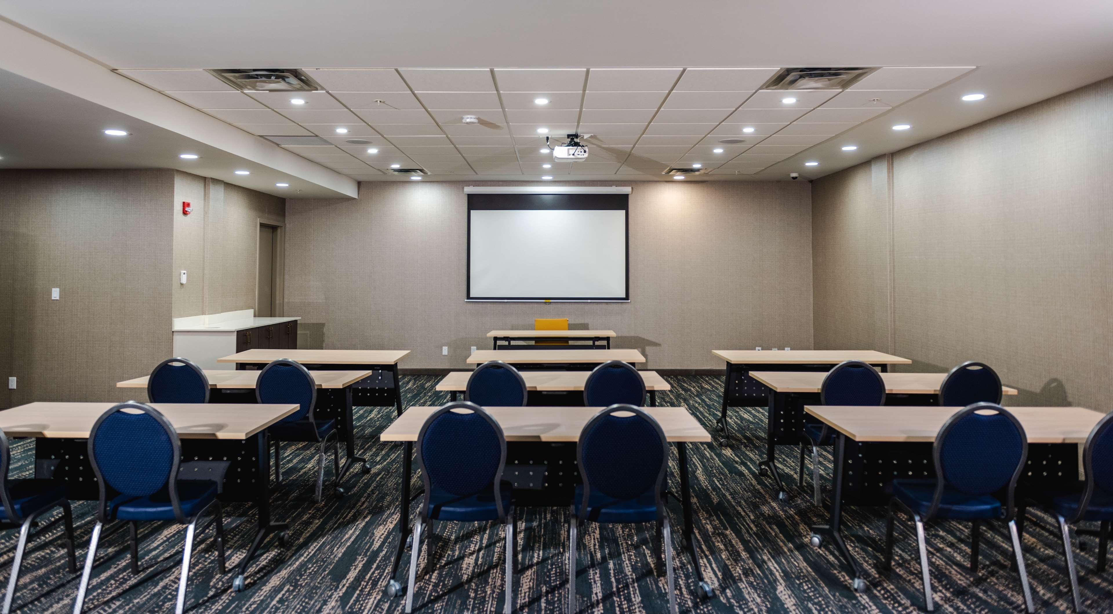 Best Western Premier Executive Residency Medicine Hat Exterior photo