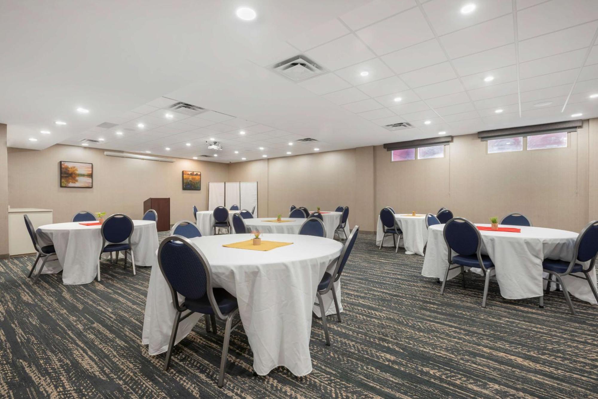 Best Western Premier Executive Residency Medicine Hat Exterior photo