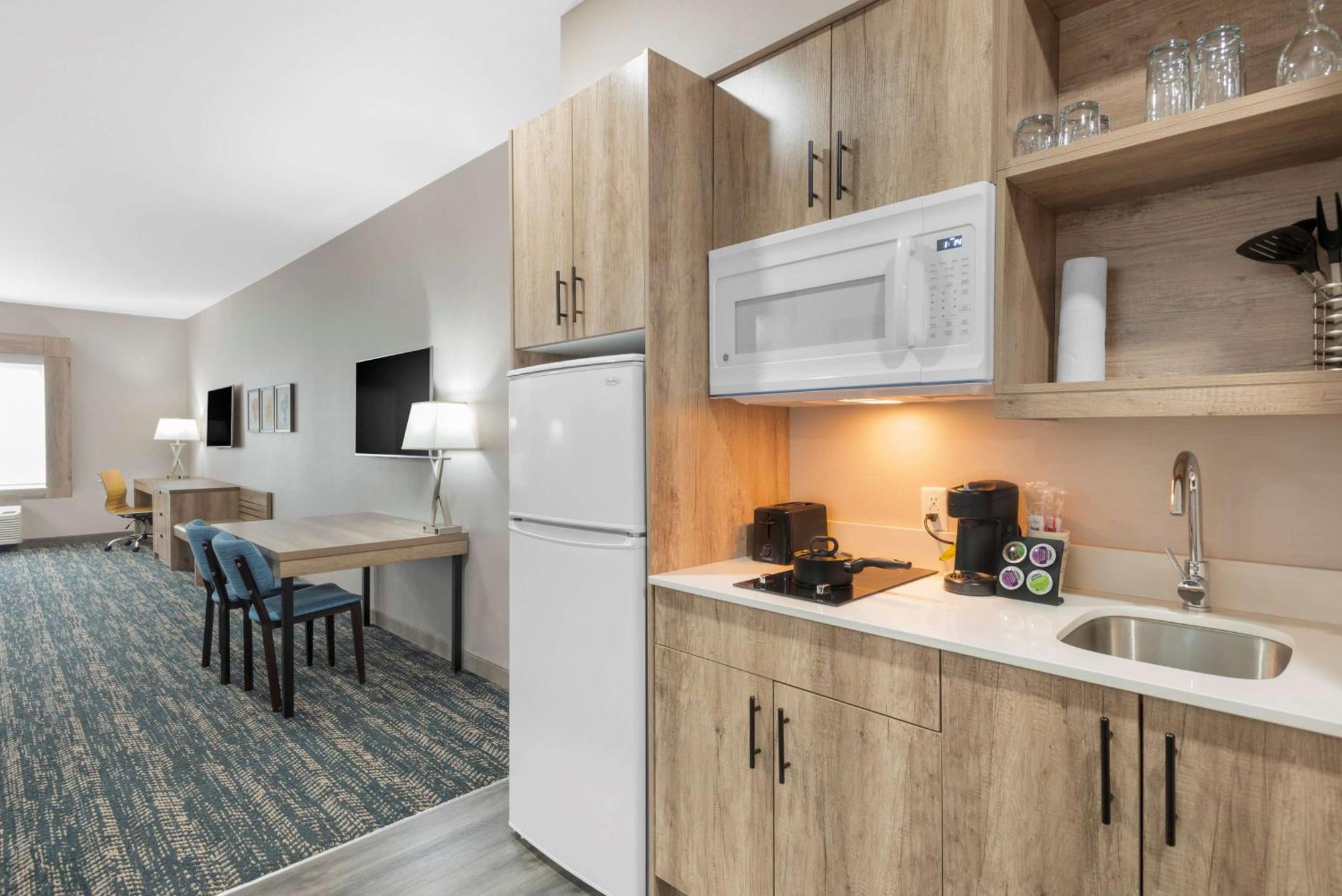 Best Western Premier Executive Residency Medicine Hat Exterior photo